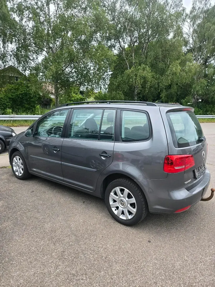 Gebraucht VW Touran 105 PS (77 kW) 2014 Grau Van / Kleinbus