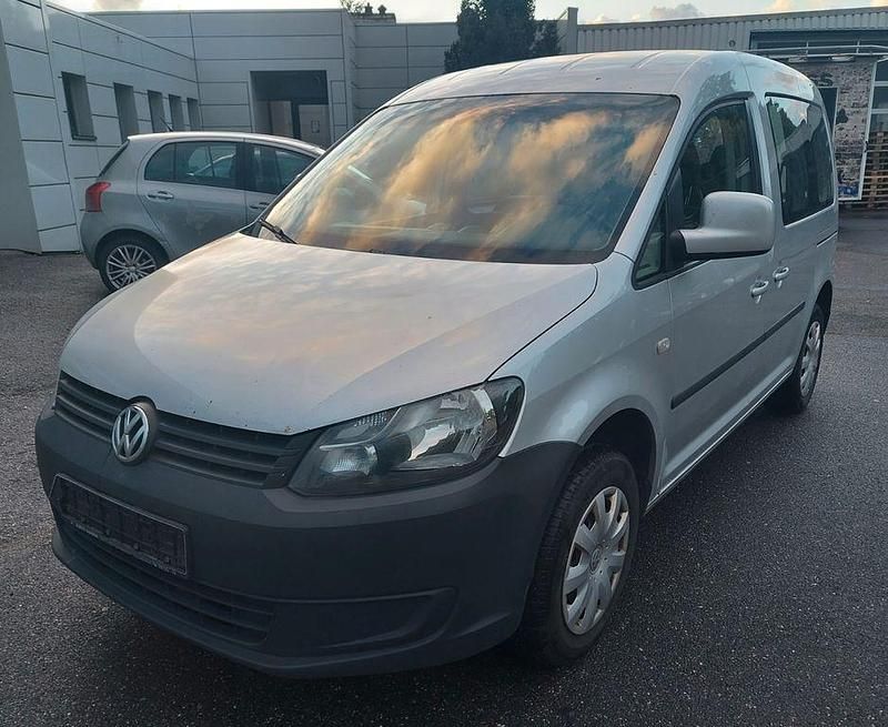 Silber Gebraucht 2011 VW Caddy Trendline Van / Kleinbus | 3.500 € (Fairer Preis) - Bild 1/4