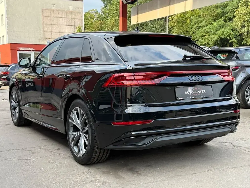 Gebraucht Audi Q8 Sport 286 PS (210 kW) 2022 Schwarz SUV