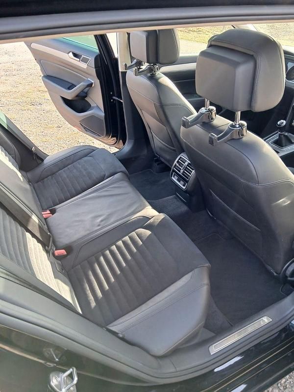 Gebraucht VW Passat Highline 150 PS (110 kW) 2018 Schwarz Kombi