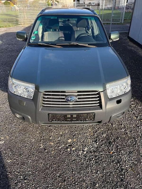 Grün Gebraucht 2006 Subaru Forester Trend SUV | 1.500 € (Fairer Preis) - Bild 1/4
