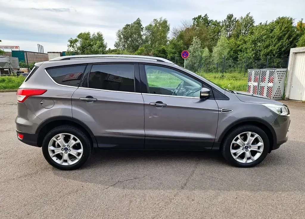 Gebraucht Ford Kuga Titanium 163 PS (119 kW) 2013 Grau SUV