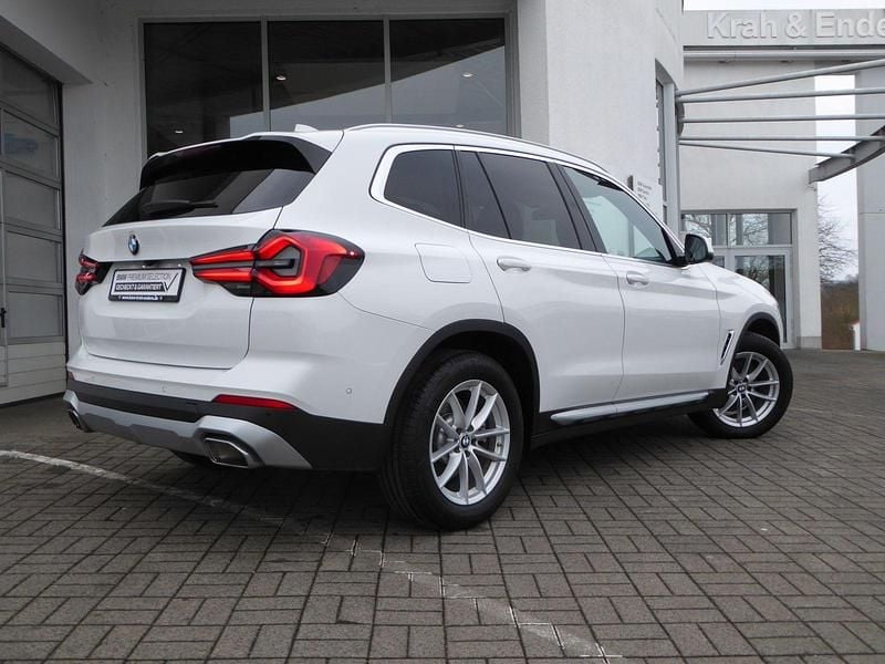 Gebraucht BMW X3 Sport Line 184 PS (135 kW) 2023 Alpinweiss 3 SUV