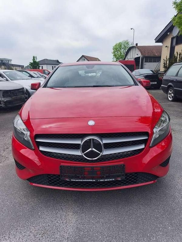 Jupiterrot unilack Gebraucht 2014 Mercedes A160 Kleinwagen | 10.900 € (Fairer Preis) - Bild 1/4
