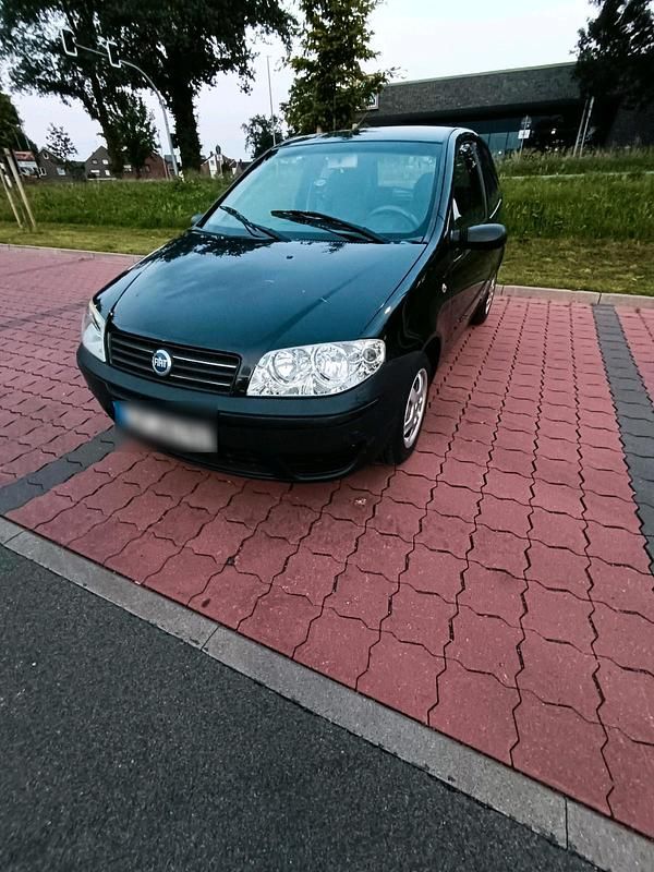 Schwarz Gebraucht 2004 Fiat Punto Kleinwagen | 1.750 € (Guter Preis) - Bild 1/4