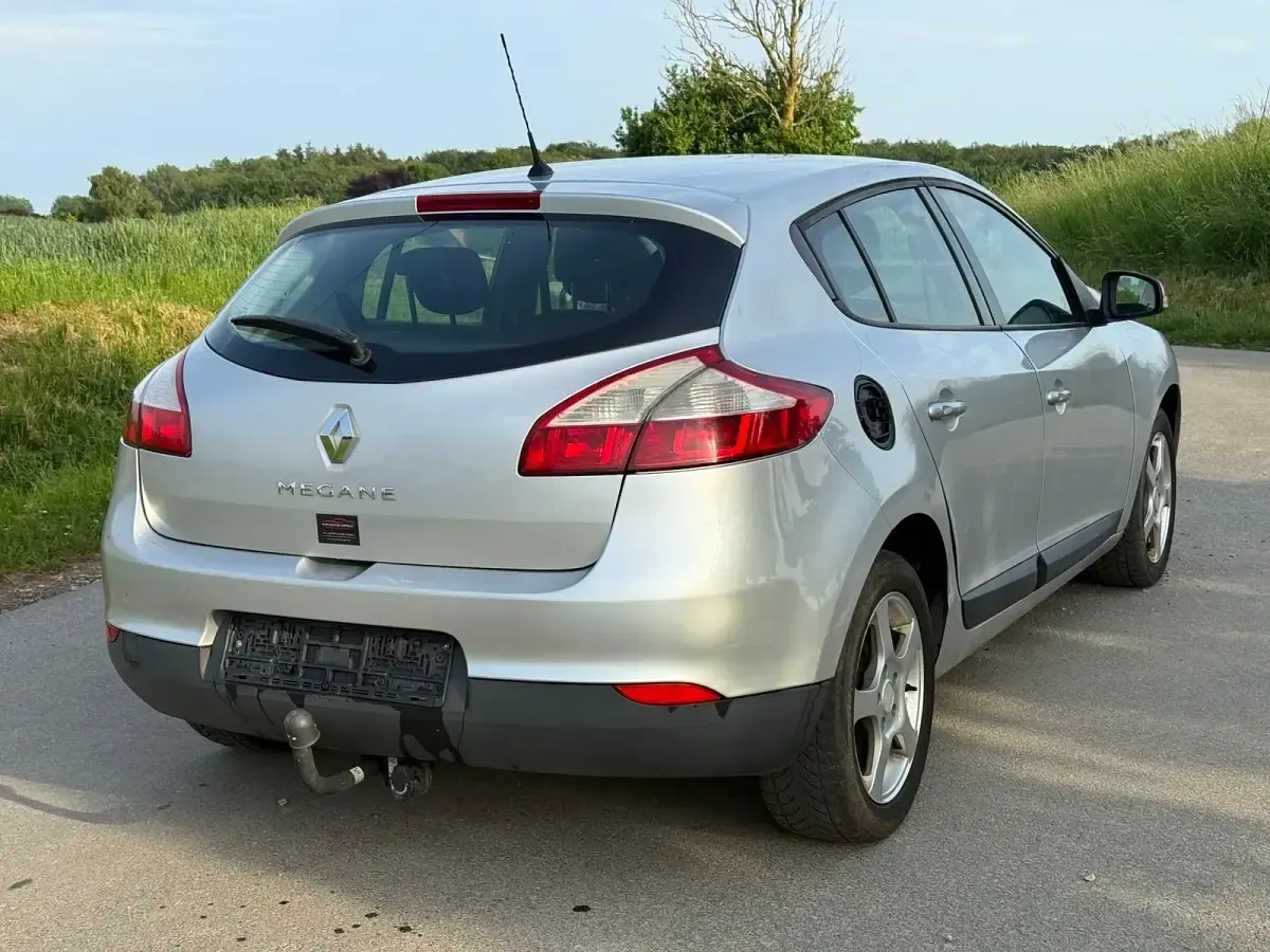 Gebraucht Renault Mégane III 131 PS (96 kW) 2009 Grau Kleinwagen
