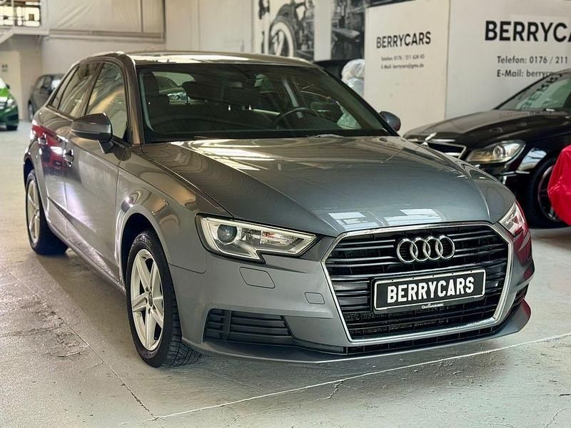 Grau Gebraucht 2017 Audi A3 Sport Limousine | 12.790 € (Fairer Preis) - Bild 1/4