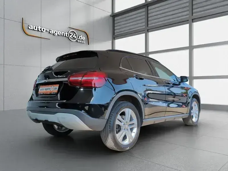 Gebraucht Mercedes GLA250 Style 211 PS (155 kW) 2017 Schwarz SUV