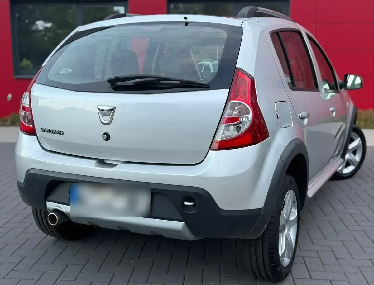 Gebraucht Dacia Sandero Stepway 85 PS (62 kW) 2011 Silber Limousine