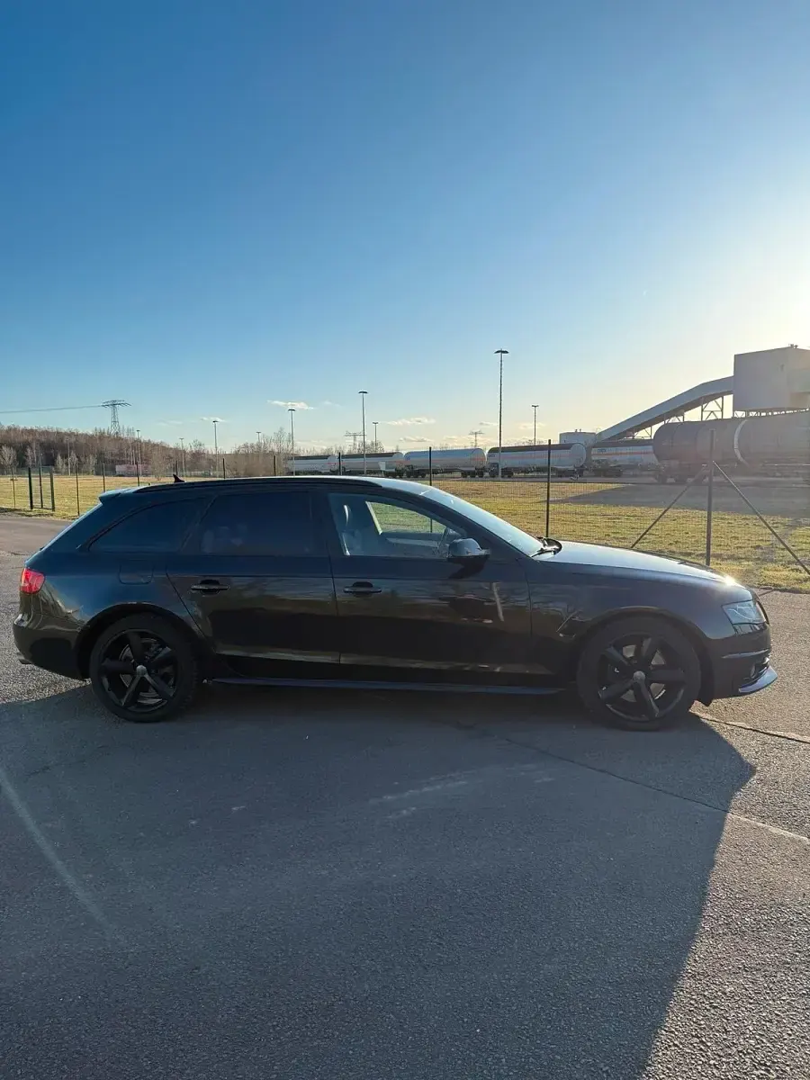 Używany Audi A4 Performance 239 KM (175 kW) 2011 Czarny Kombi