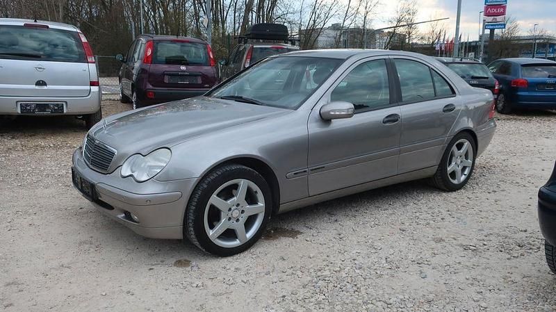 Gebraucht Mercedes C180 143 PS (105 kW) 2003 Silber Limousine