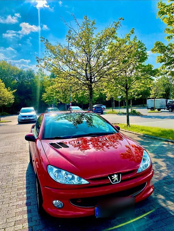 Gebraucht Peugeot 206 CC 80 PS (58 kW) 2005 Rot Cabrio