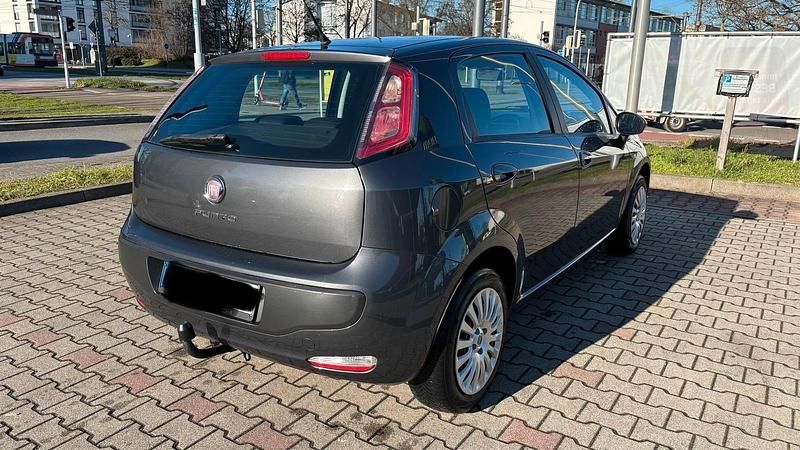 Gebraucht Fiat Punto 65 PS (47 kW) 2010 Grau Kleinwagen
