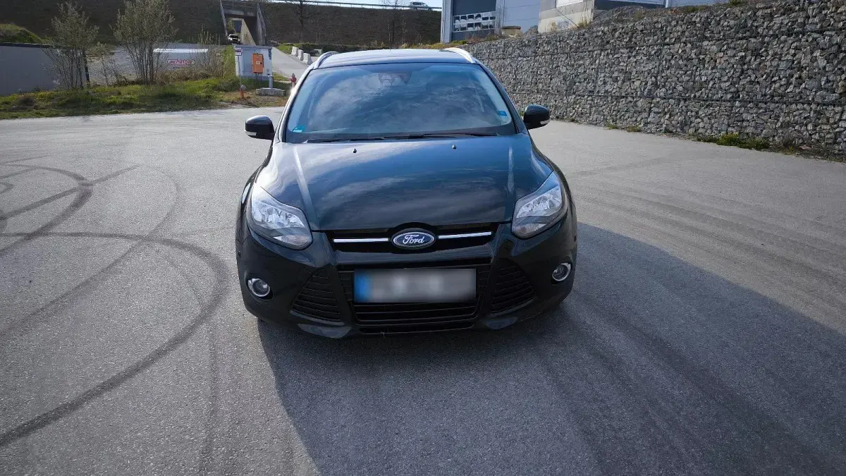 Używany Ford Focus Titanium 140 KM (102 kW) 2012 Czarny Kombi