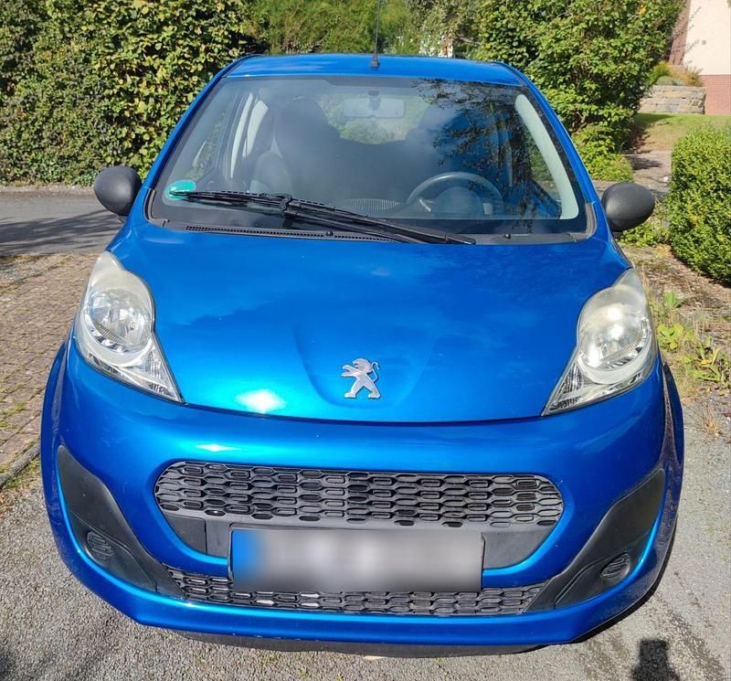 Gebraucht Peugeot 107 Access 68 PS (50 kW) 2012 Blau Kleinwagen