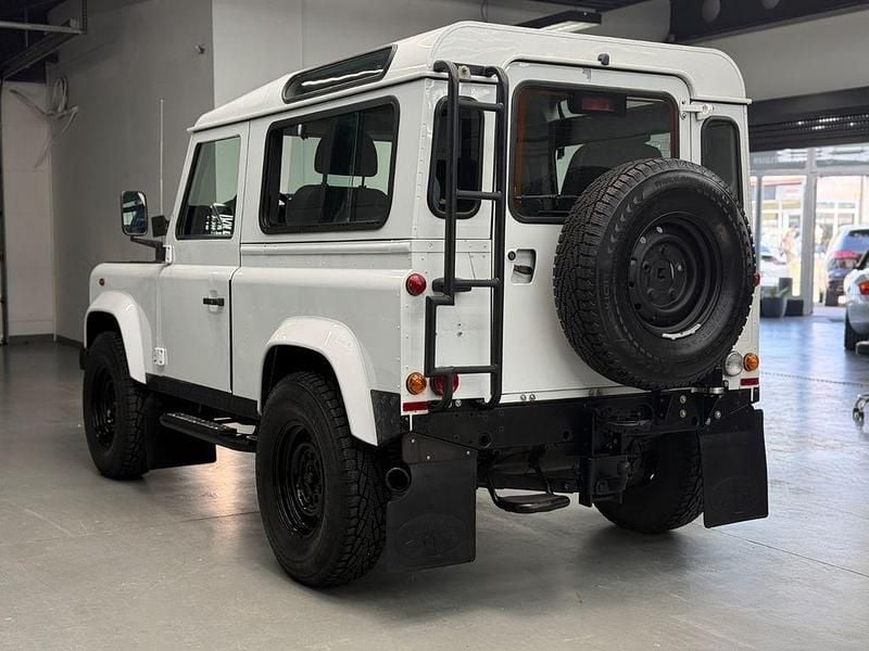 Gebraucht Land Rover Defender 122 PS (89 kW) 2011 Weiß SUV