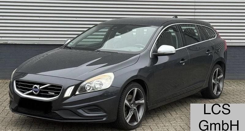 Grau Gebraucht 2011 Volvo V60 Kombi | 5.900 € (Fairer Preis) - Bild 1/4