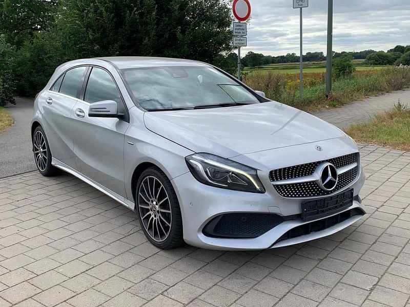 Silber Gebraucht 2017 Mercedes A200 AMG Kleinwagen | 14.650 € (Superpreis) - Bild 1/4
