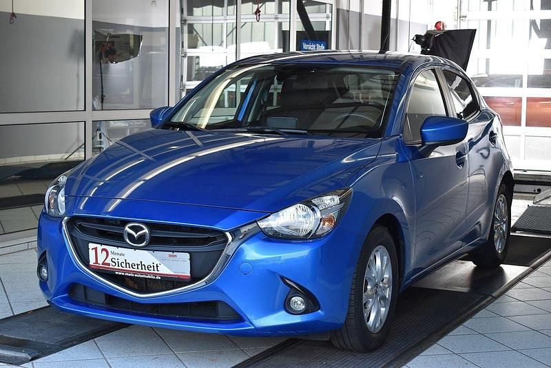 Blau Gebraucht 2015 Mazda 2 Exclusive-Line Kleinwagen | 9.499 € (Fairer Preis) - Bild 1/4