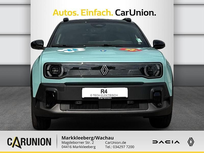 Second-hand Renault 4 E-Tech Iconic 110 kW (150 CP) 2025 Verde SUV