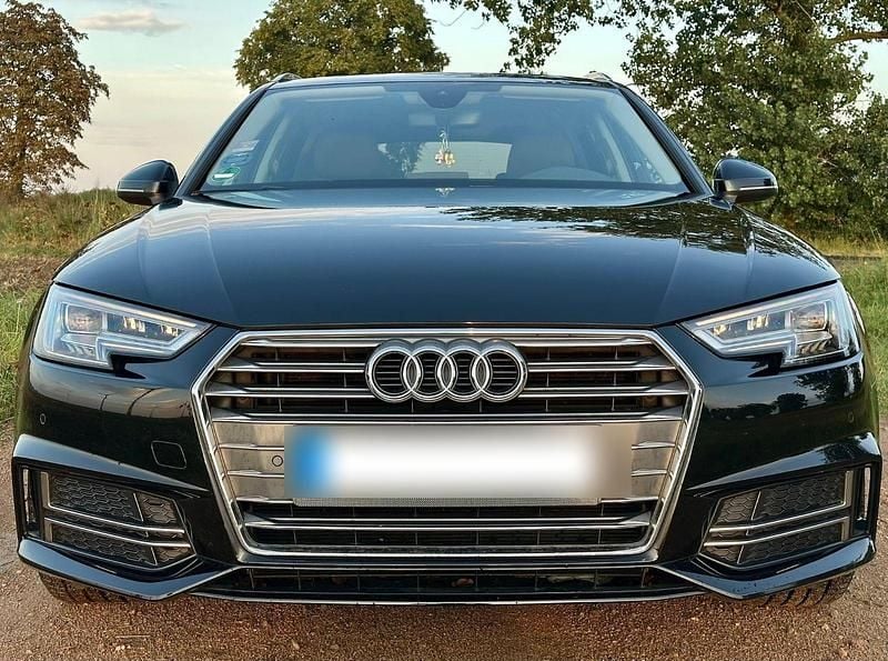 Schwarz Gebraucht 2017 Audi A4 S-Line Kombi | 21.000 € (Guter Preis) - Bild 1/4