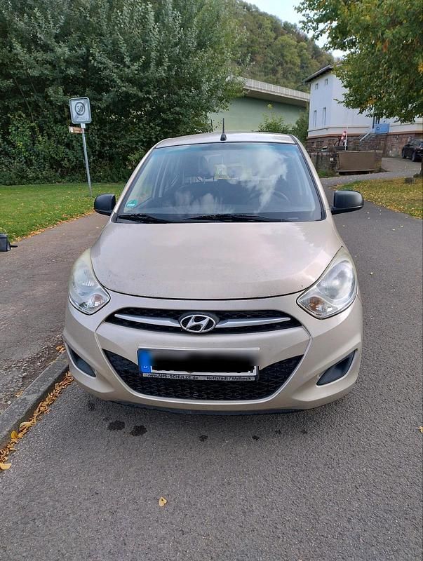 Andere farben Gebraucht 2011 Hyundai i10 Kleinwagen | 1.300 € (Superpreis) - Bild 1/4