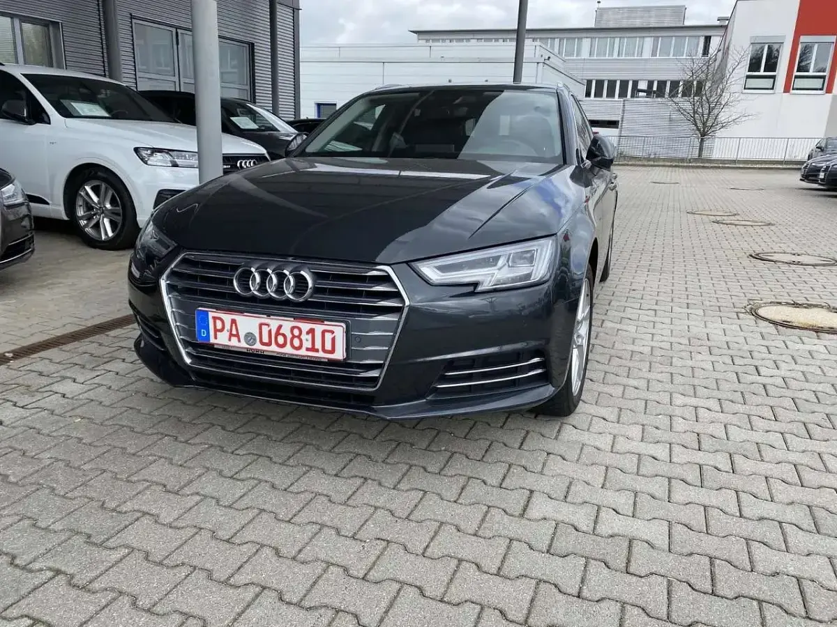 Gebraucht Audi A4 Sport 190 PS (139 kW) 2017 Grau Kombi