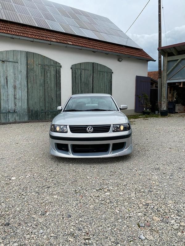 Silber Gebraucht 1999 VW Passat Limousine | 2.200 € (Fairer Preis) - Bild 1/4