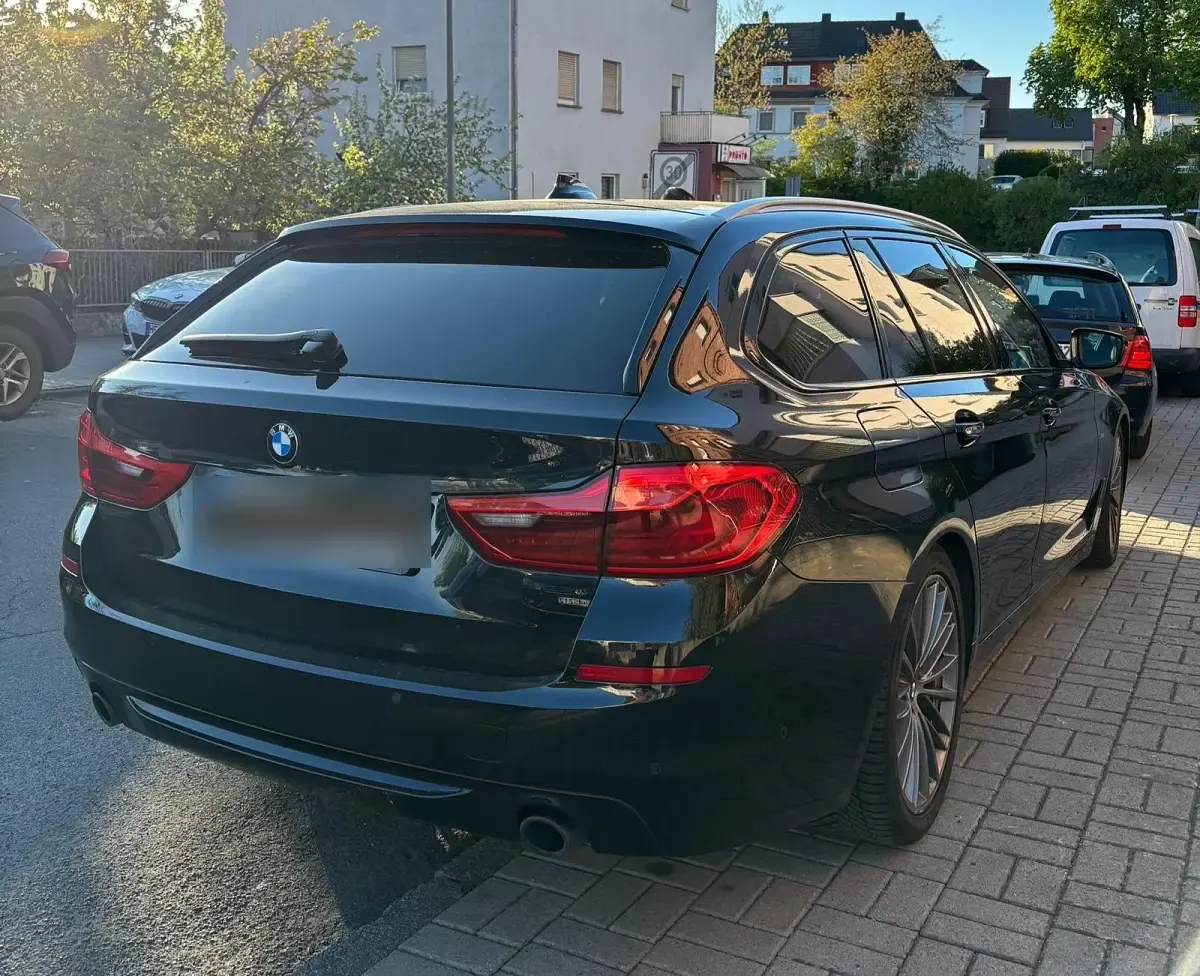 Gebraucht BMW 520 240 PS (176 kW) 2017 Schwarz Kombi