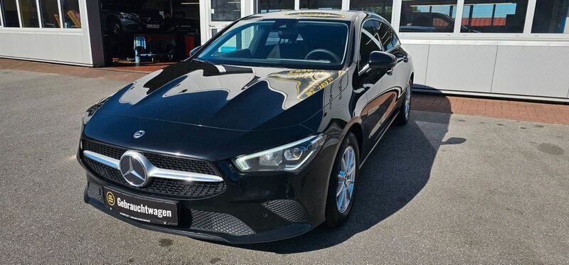 Schwarz Gebraucht 2023 Mercedes CLA200 Shooting Brake Kombi | 17.990 € (Guter Preis) - Bild 1/4