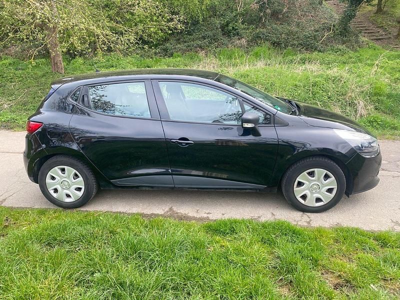 Gebraucht Renault Clio IV Life 75 PS (55 kW) 2016 Schwarz Kleinwagen