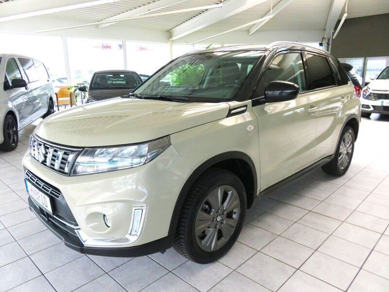 Beige Gebraucht 2023 Suzuki Vitara Comfort SUV | 21.970 € (Guter Preis) - Bild 1/4