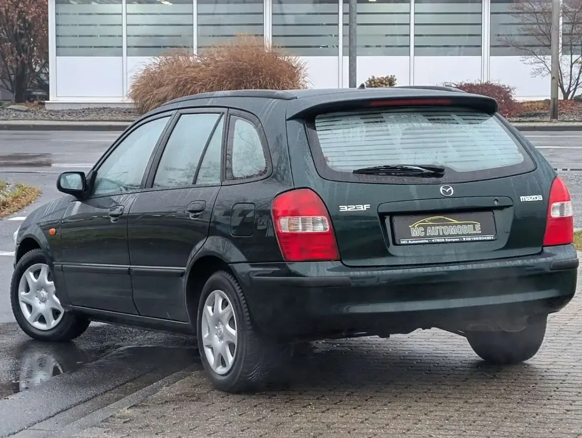 Gebraucht Mazda 323F 88 PS (64 kW) 2000 Grün Kleinwagen