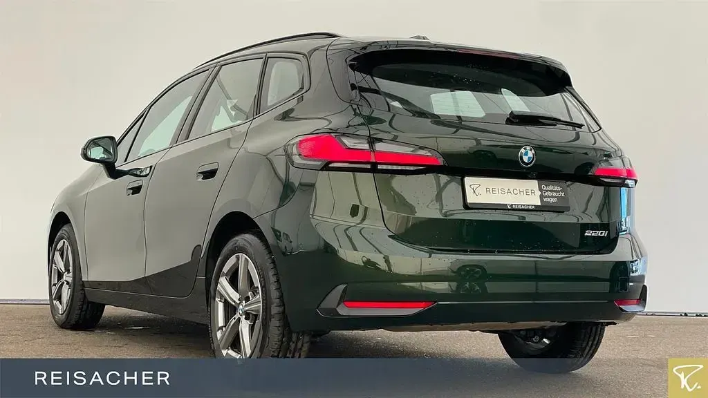 Gebraucht BMW 220 Active Tourer 156 PS (114 kW) 2025 Schwarz Van / Kleinbus