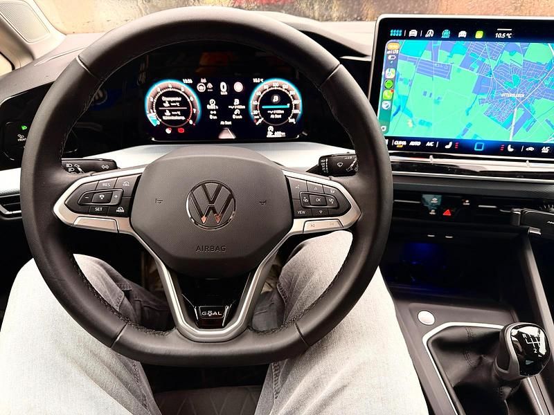 Gebraucht VW Golf VIII 116 PS (85 kW) 2024 Grau Kombi