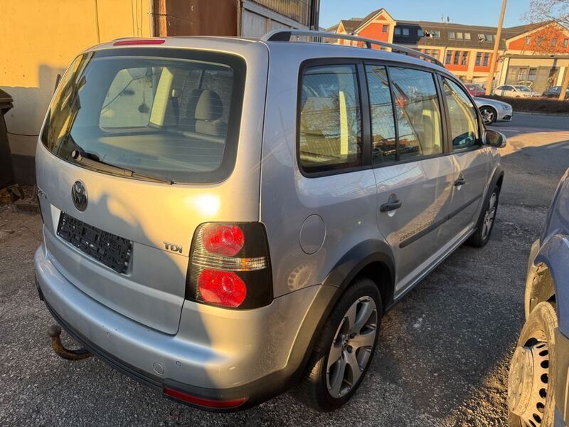 Gebraucht VW Touran 105 PS (77 kW) 2008 Silber Van / Kleinbus