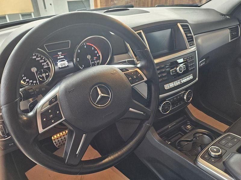 Gebraucht Mercedes ML350 258 PS (189 kW) 2014 Schwarz SUV