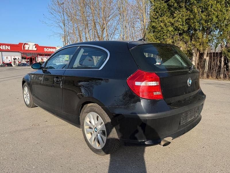Gebraucht BMW 118 Advantage 143 PS (105 kW) 2008 Schwarz Kleinwagen