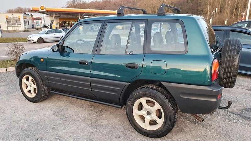 Gebraucht Toyota RAV4 129 PS (94 kW) 1996 Grün SUV
