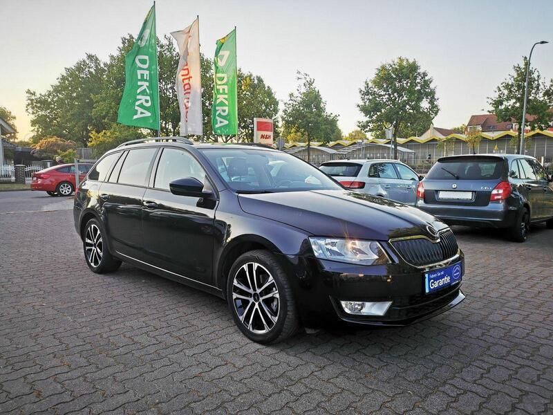 Schwarz Gebraucht 2015 Skoda Octavia Ambition Kombi | 12.490 € (Fairer Preis) - Bild 1/4