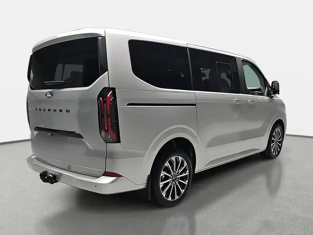 Neu Ford Tourneo Custom Titanium X 170 PS (125 kW) 2026 Silber Van