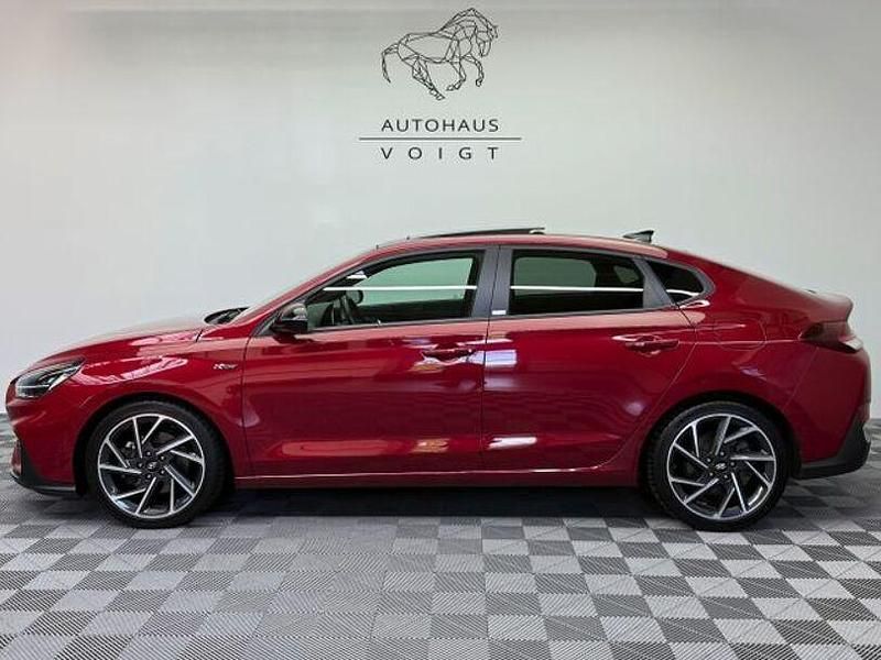 Rot Gebraucht 2021 Hyundai i30 N Line Limousine | 24.000 € (Teuer) - Bild 1/4
