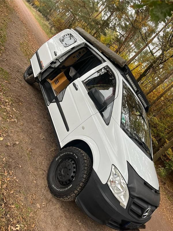 Weiß Gebraucht 2011 Mercedes Vito Van / Kleinbus | 24.350 € - Bild 1/4