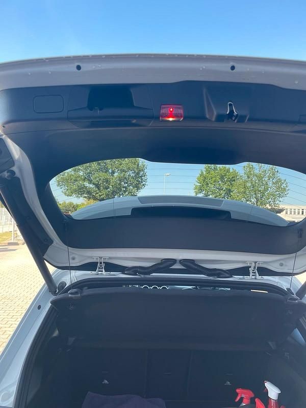 Gebraucht Mercedes 220 190 PS (139 kW) 2020 Weiß Limousine