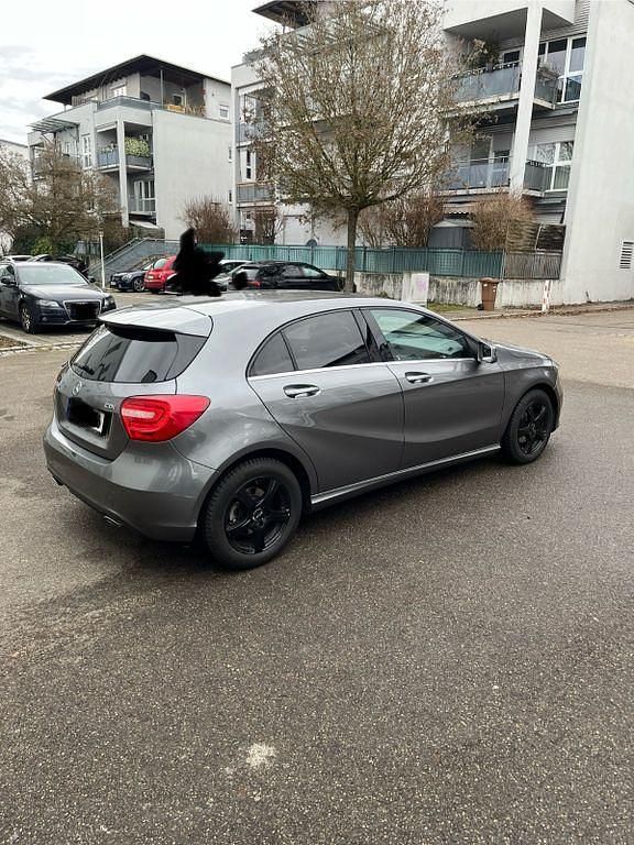 Gebraucht Mercedes A160 Style 90 PS (66 kW) 2013 Grau Limousine