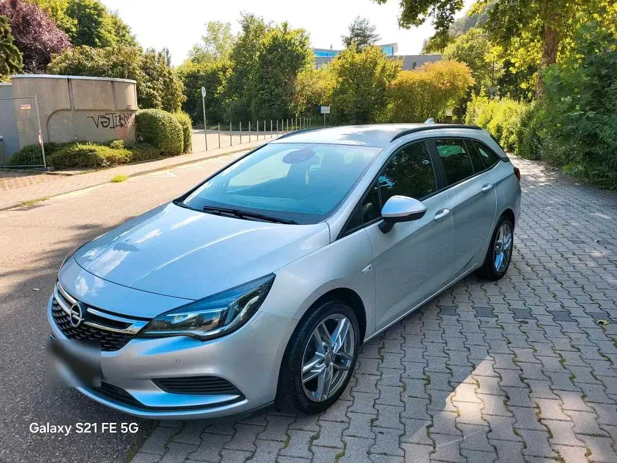 Gebraucht Opel Astra Edition 125 PS (91 kW) 2018 Grau Kombi