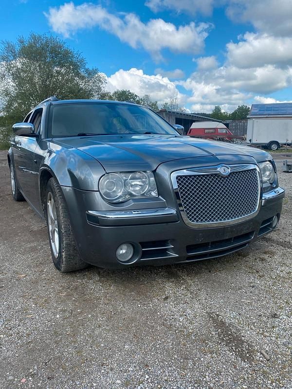 Grau Gebraucht 2006 Chrysler 300 Touring Kombi | 7.300 € - Bild 1/4