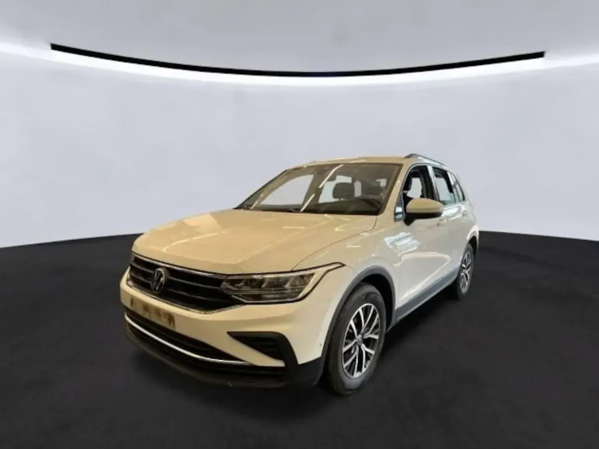 Gebraucht VW Tiguan Business 150 PS (110 kW) 2023 Weiß SUV