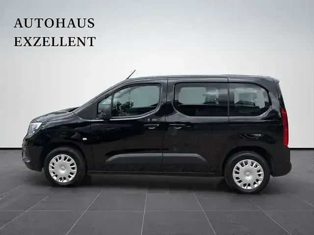 Gebraucht Opel Combo Life 131 PS (96 kW) 2022 Schwarz Limousine