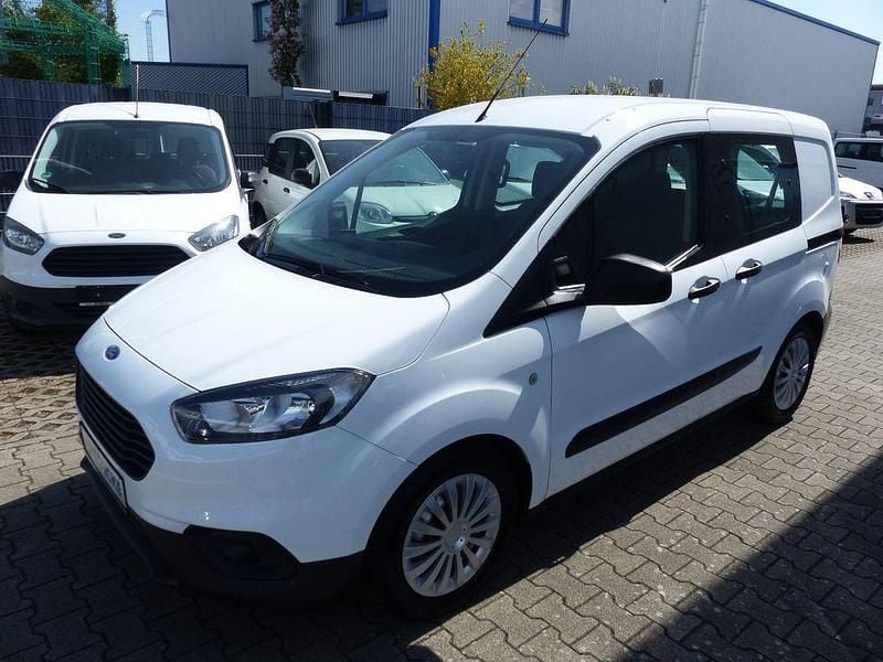 Gebraucht Ford Courier 101 PS (74 kW) 2019 Weiß Van / Kleinbus